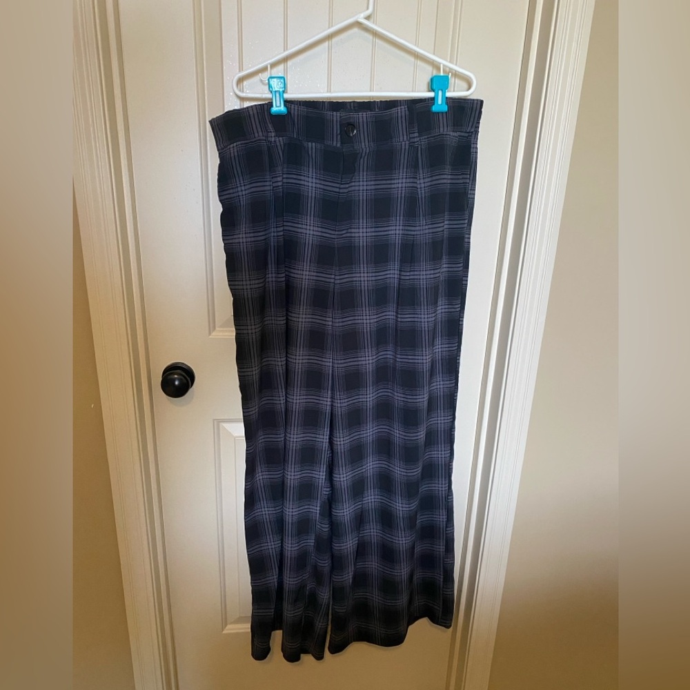 Torrid wide leg pants size 20